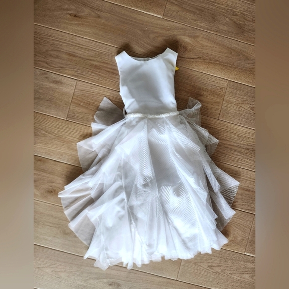 US ANGELS WHITE FLOWER GIRL/CHRISTENING GOWN SZ 10 - Picture 1 of 7